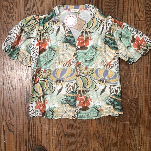 Umgee NWT beautiful top! Size medium. - Picture 1 of 8